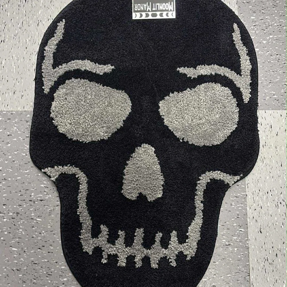 Black and Gray Skull Rug 20”x 30”